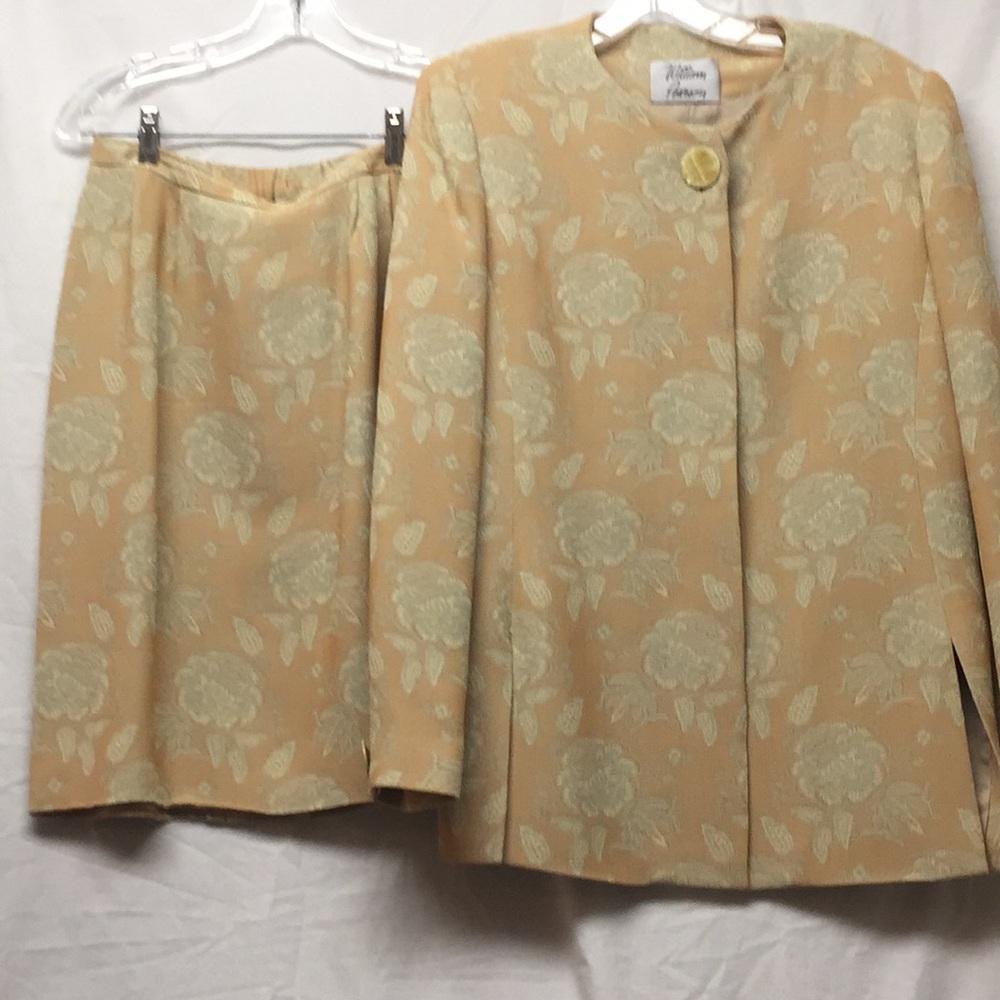 2pc beautiful lined suit, imported fabric